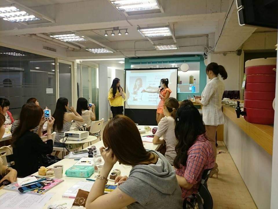 科技研討會講座｜seminar主持人黃珮綸 YAYA