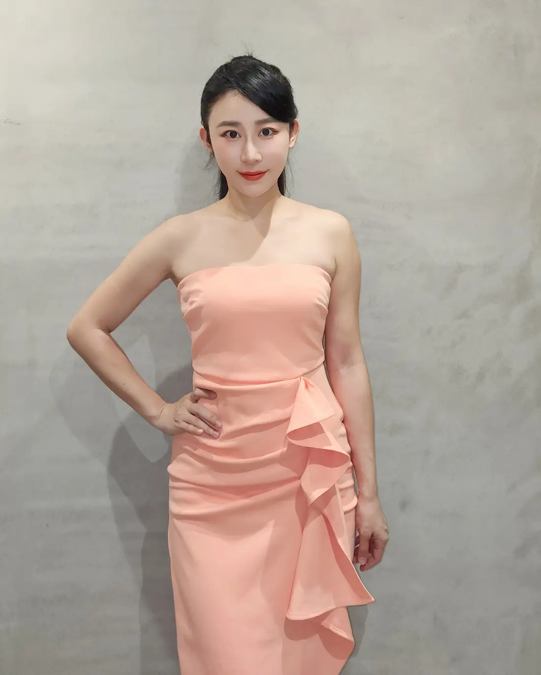 專業活動主持人黃珮綸 YAYA 宣傳照