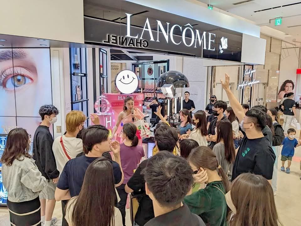 品牌彩妝ROADSHOW巡迴|百貨專櫃主持人黃珮綸 YAYA